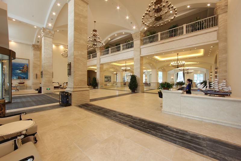Blue Sky Hotel Yantai Exterior foto